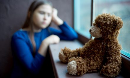 علائم و درمان افسردگی در کودکان